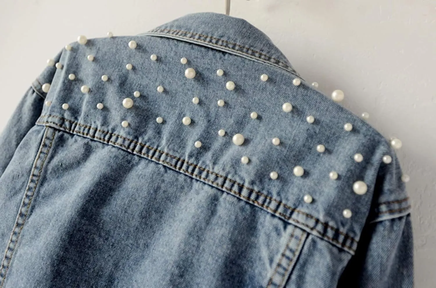 Womens Pearls Beading Embroidered Cropped Jean Jacket Oversized Lapel Long Sleeve Cowgirl Jacket with Pocket