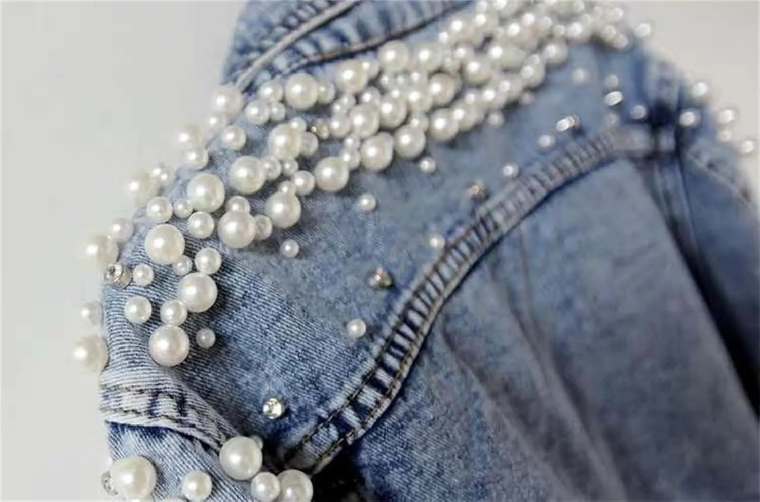 Womens Pearls Beading Embroidered Cropped Jean Jacket Oversized Lapel Long Sleeve Cowgirl Jacket with Pocket