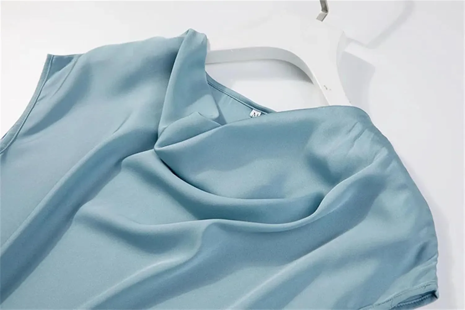 Women's Silk Sleeveless Vest Silk Satin Tank Tops Tops for Women Trendy Camisole