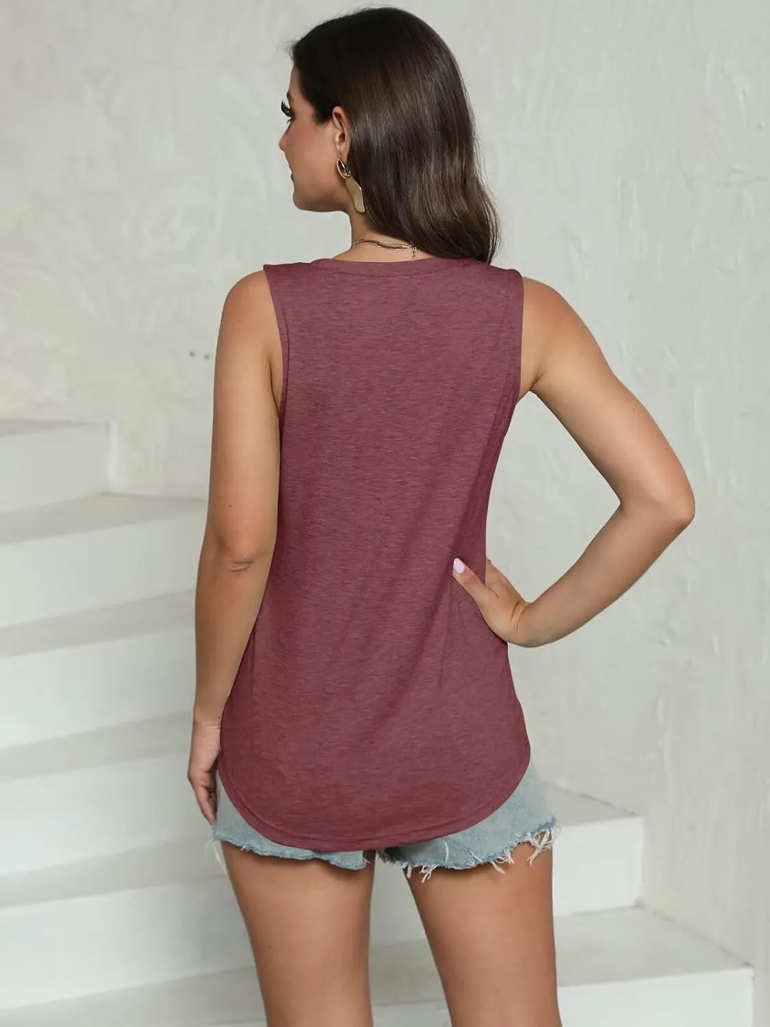 Women's V Neck Curved Hem Tank Tops Summer Basic Sleeveless Loose Fit Tunic Tops 2025