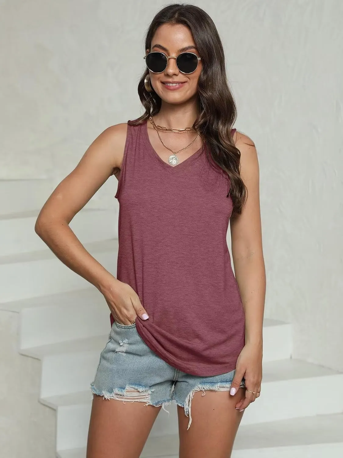 Women's V Neck Curved Hem Tank Tops Summer Basic Sleeveless Loose Fit Tunic Tops 2025