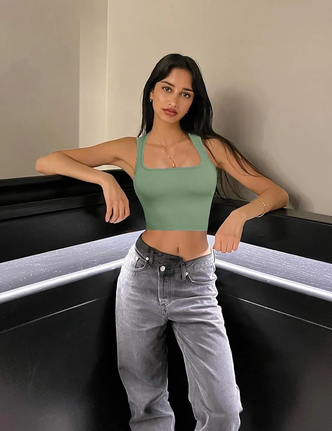 Zeagoo Women's 2025 Sexy Square Neck Sleeveless Crop Tops Trendy Basic Ribbed Tank Tops